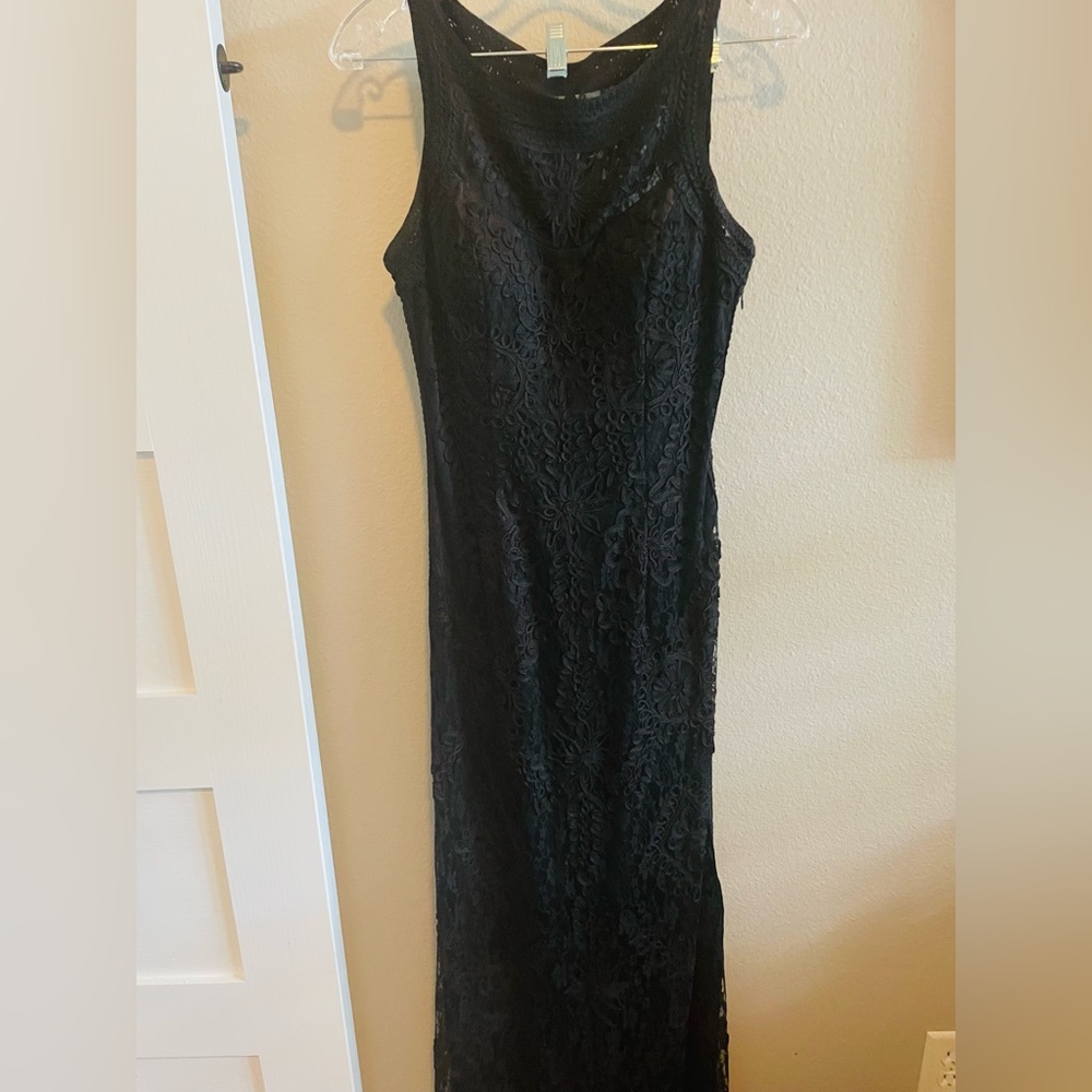 Cinderella Divine black detailed lace STUNNING gown w/ built in bra.